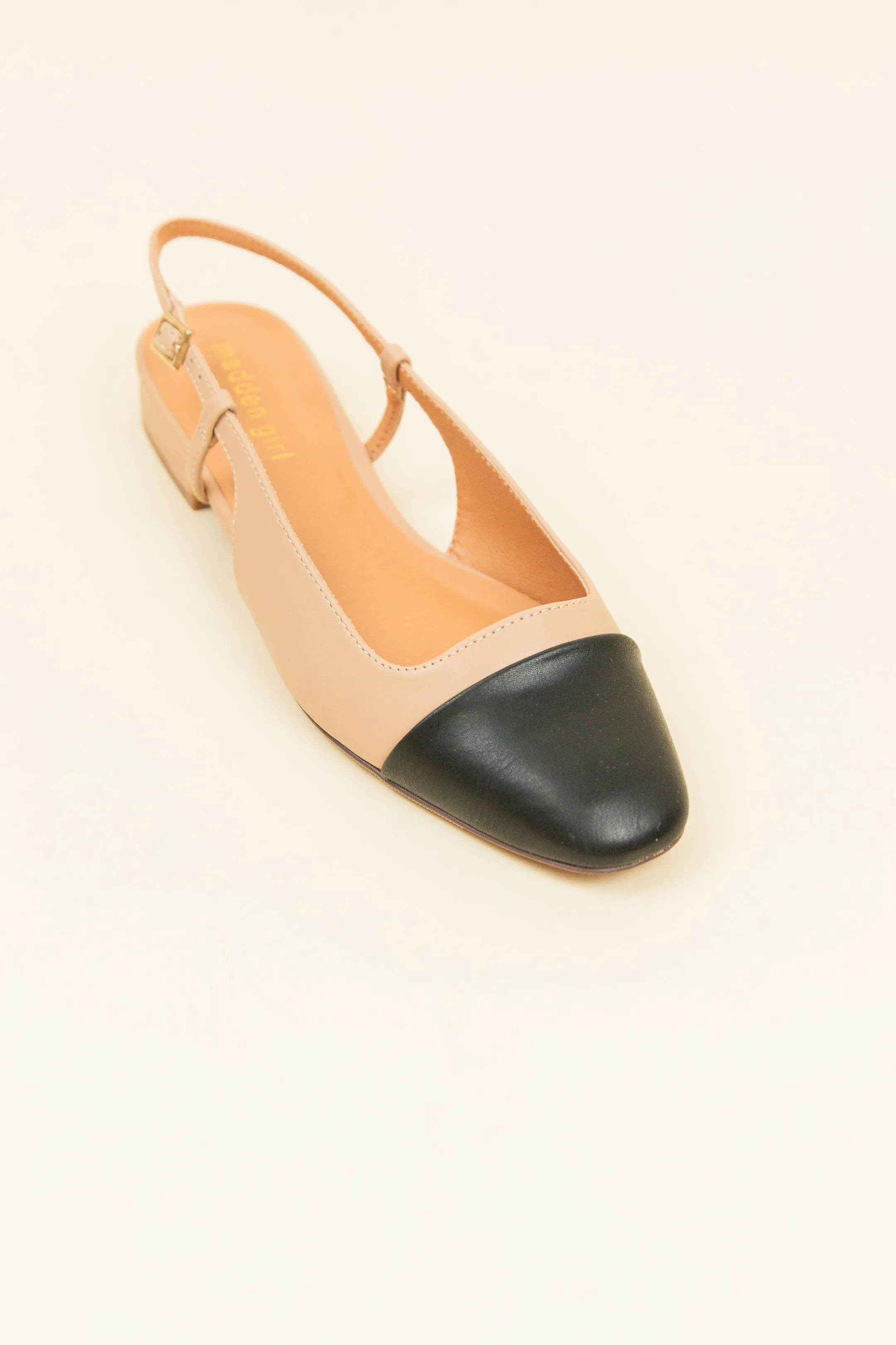 Cameeo Flat