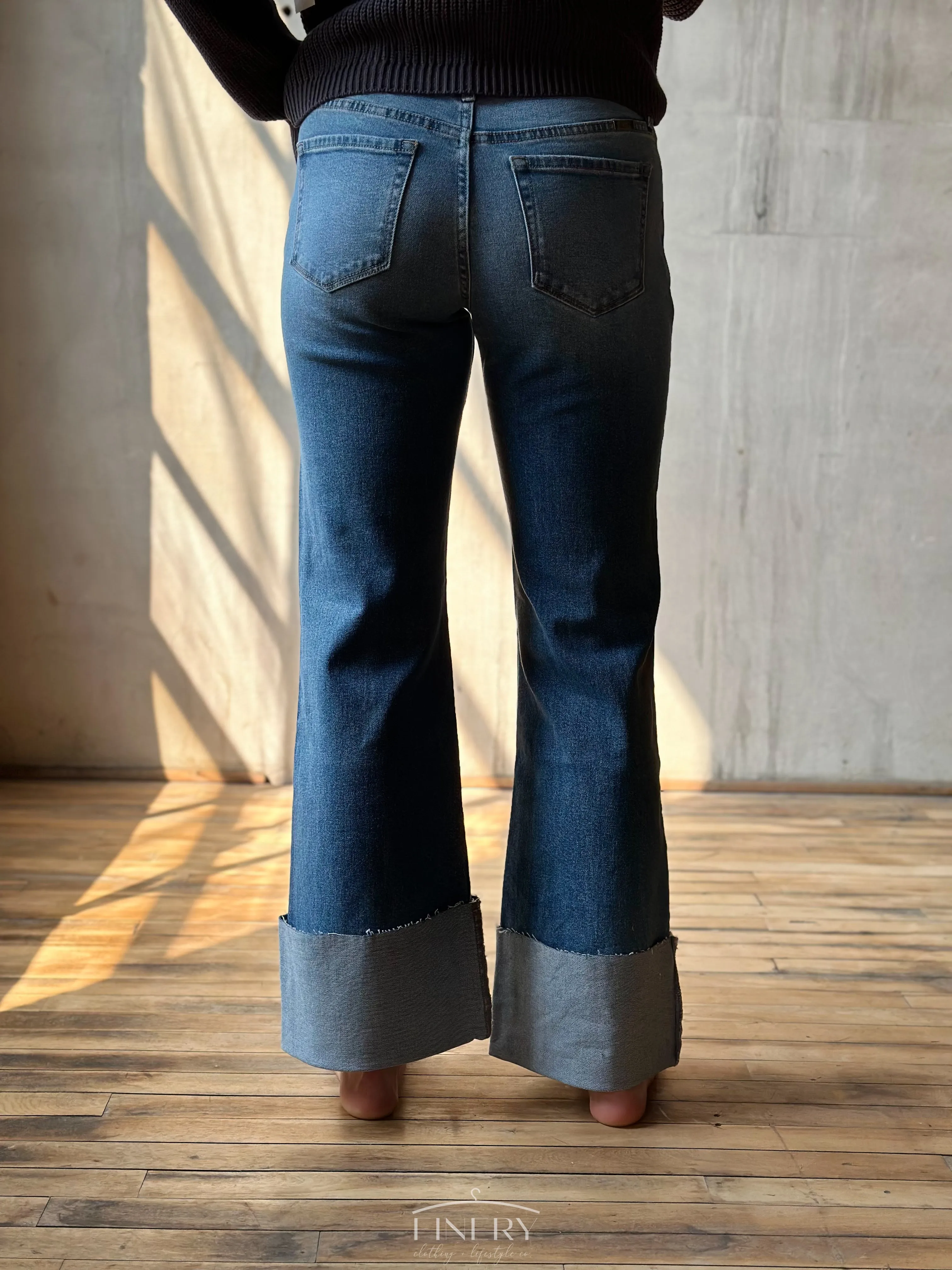 Emma MR Flare Jeans by Kancan