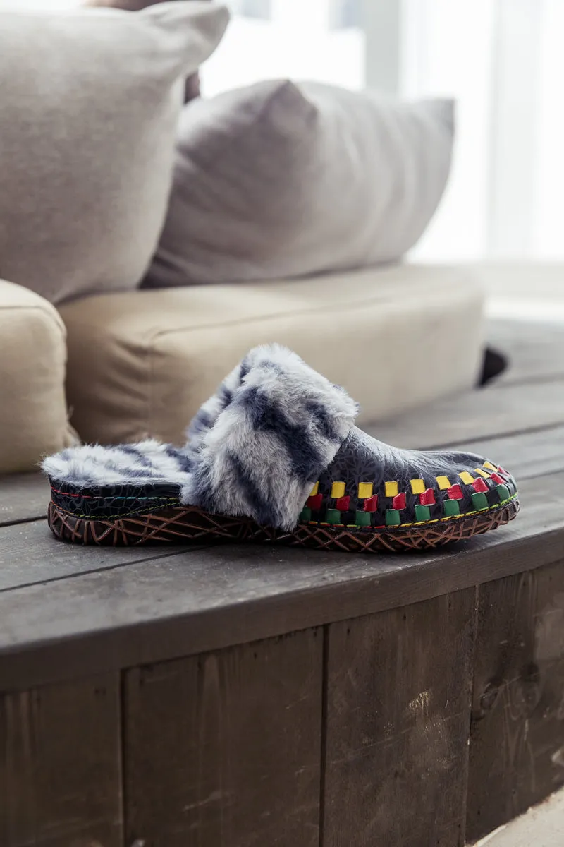 SOFFIA | Floral Embossed Wool Lined Leather Slipper - Navy Black