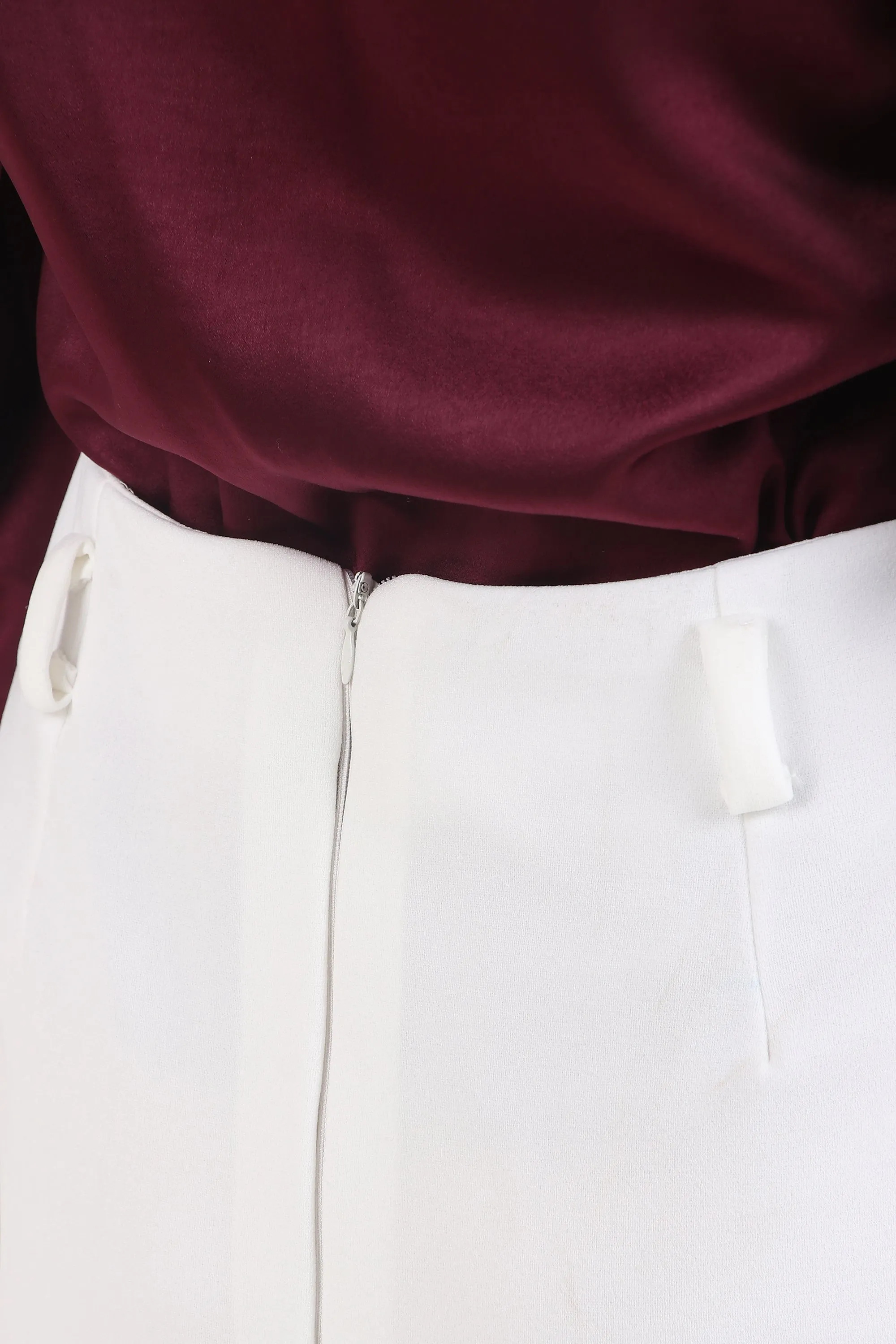 Stretchable White Midi Skirt